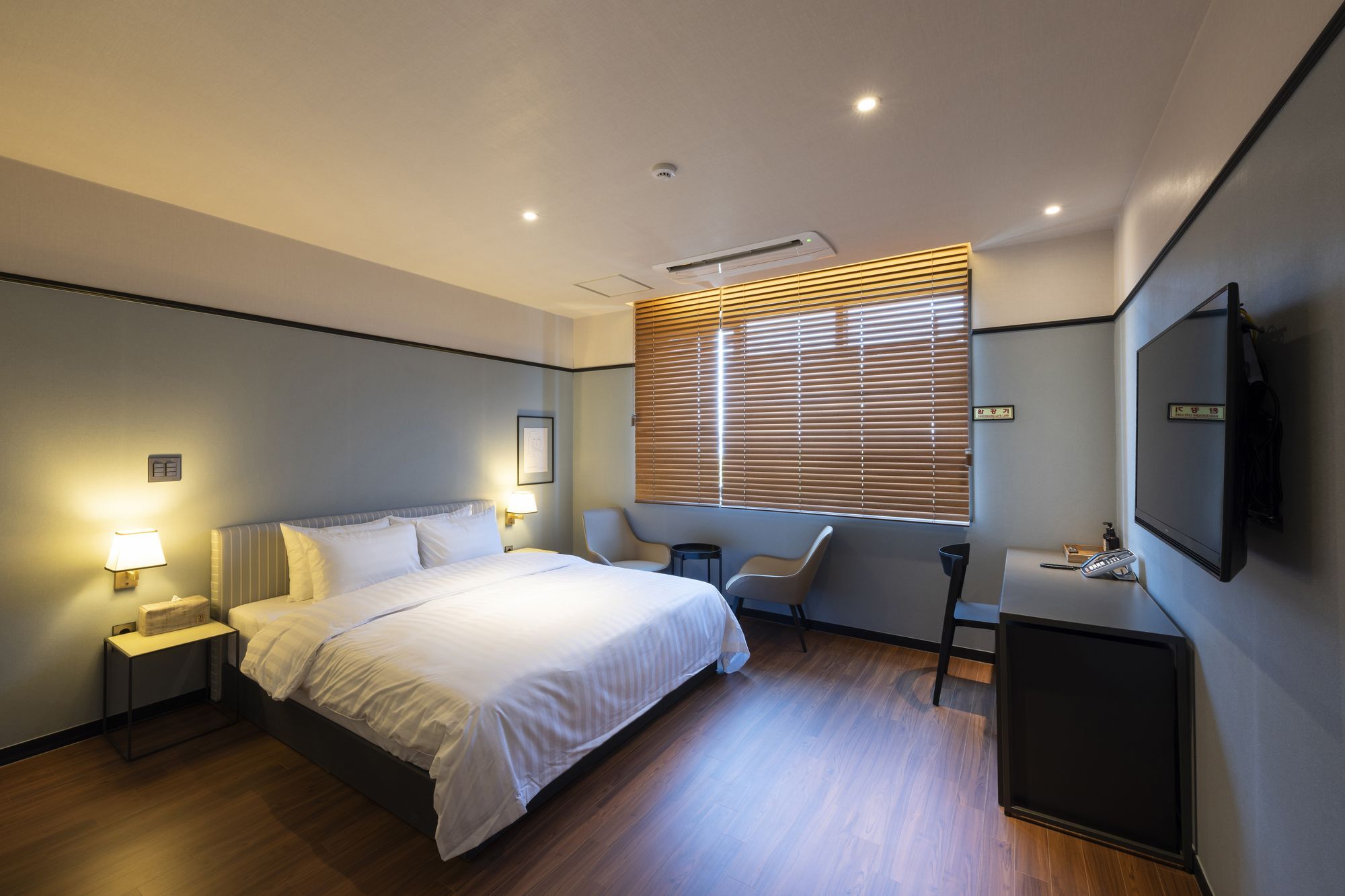 Brown-Dot Hotel Shinho Pusan Zewnętrze zdjęcie