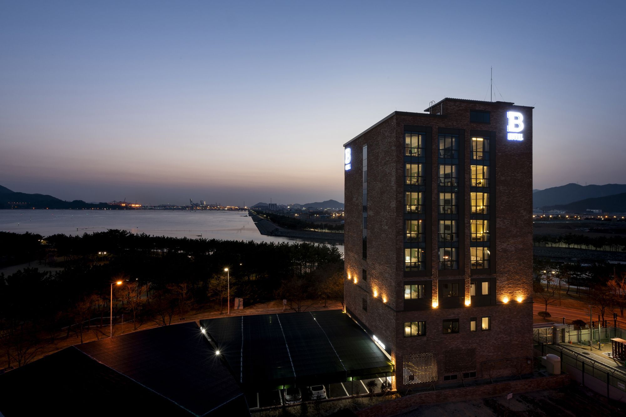 Brown-Dot Hotel Shinho Pusan Zewnętrze zdjęcie